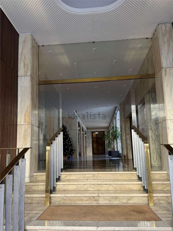 appartamento in vendita a Milano in zona Porta Nuova