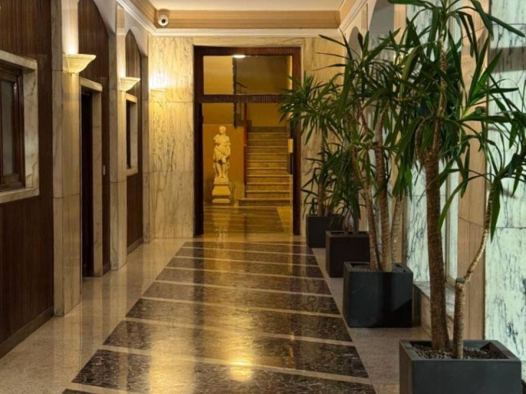 appartamento in vendita a Milano in zona Porta Nuova