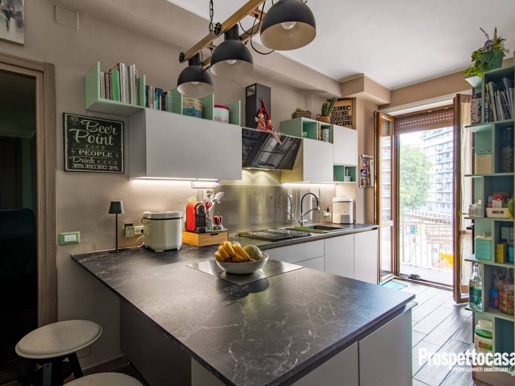 appartamento in vendita a Milano in zona Barona