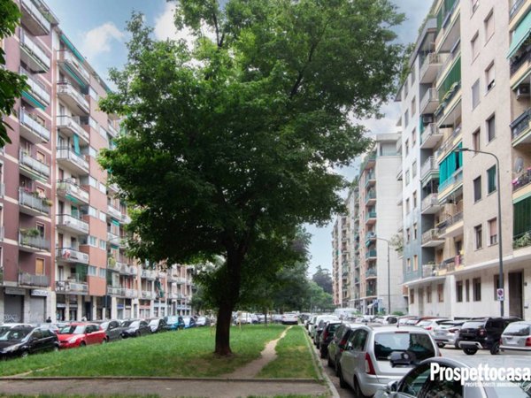 appartamento in vendita a Milano in zona Famagosta