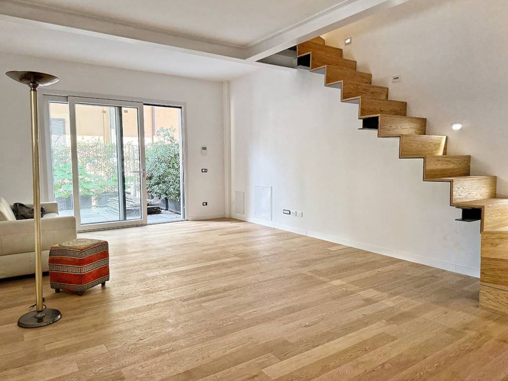 appartamento in vendita a Milano in zona Montalbino