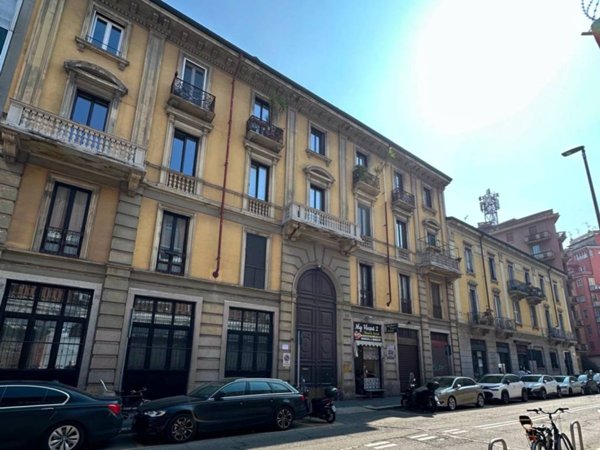 appartamento in vendita a Milano in zona Guastalla