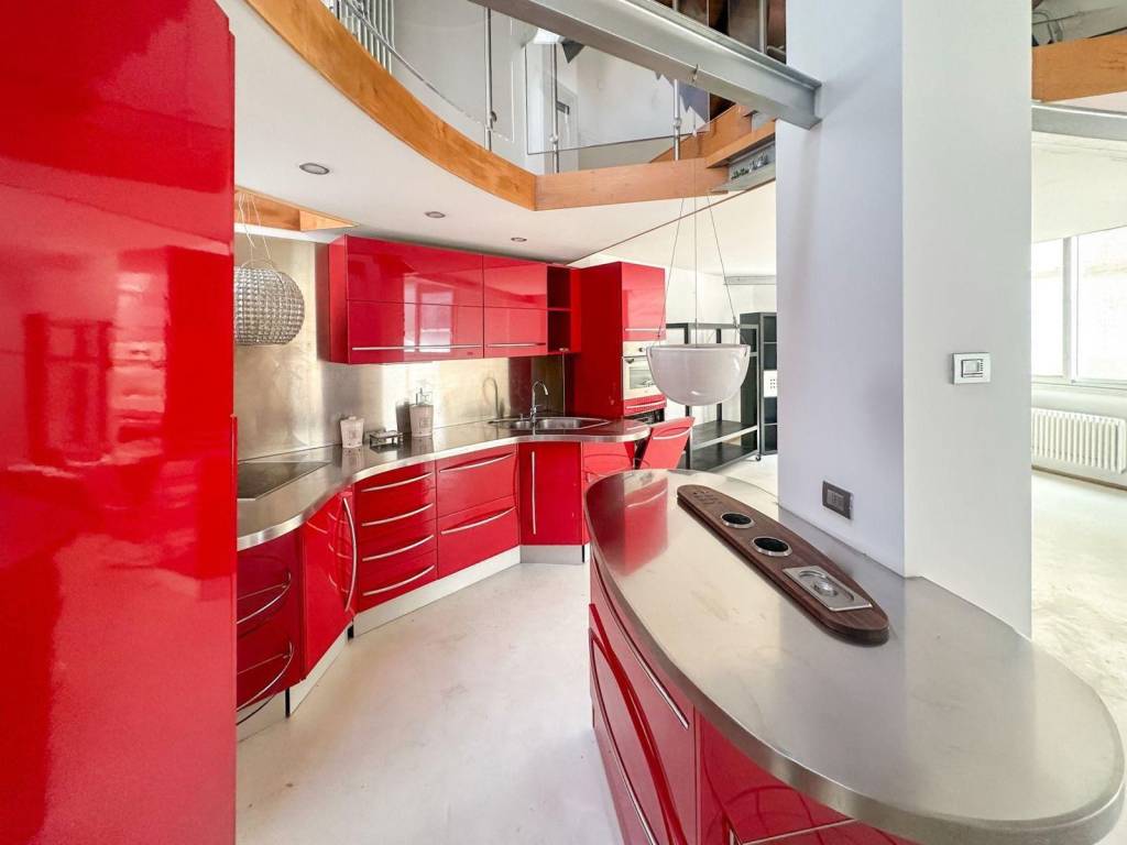 appartamento in vendita a Milano in zona Isola