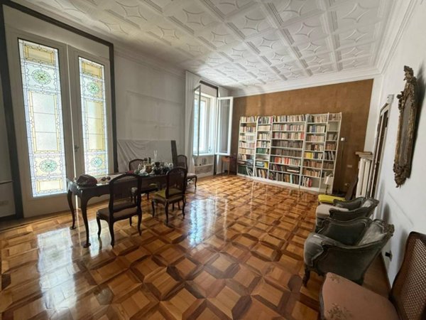 appartamento in vendita a Milano in zona Porta Nuova
