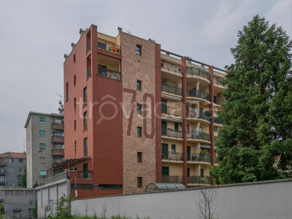 appartamento in vendita a Milano in zona Gorla