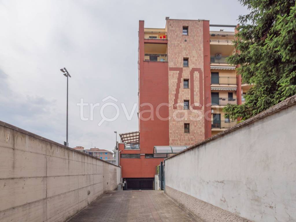 appartamento in vendita a Milano in zona Gorla