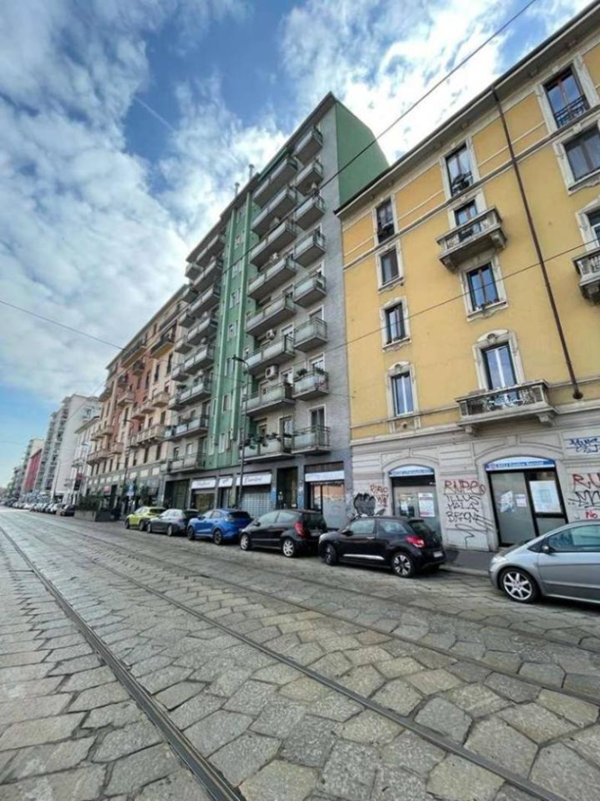 appartamento in vendita a Milano in zona Porta Genova