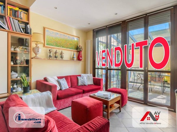 casa indipendente in vendita a Milano in zona Barona