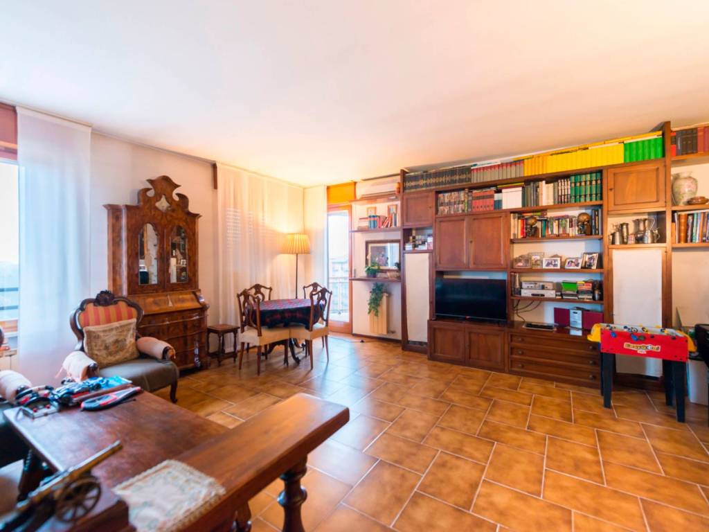 appartamento in vendita a Milano in zona Vigentino