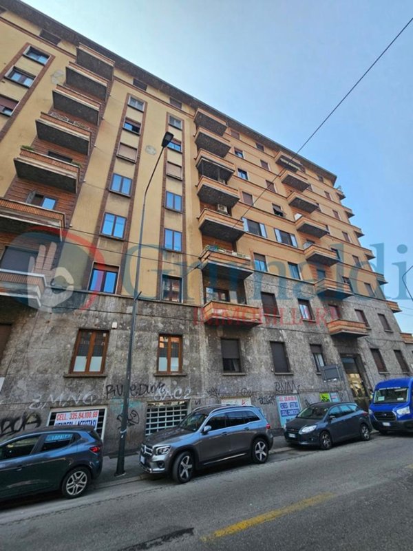 appartamento in vendita a Milano in zona Bullona