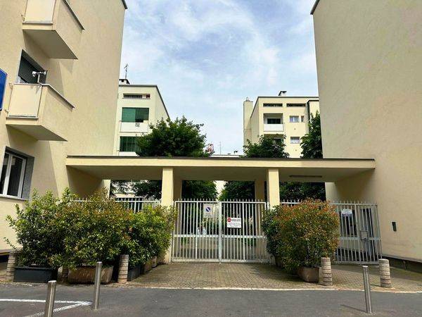 appartamento in vendita a Milano in zona Città Studi