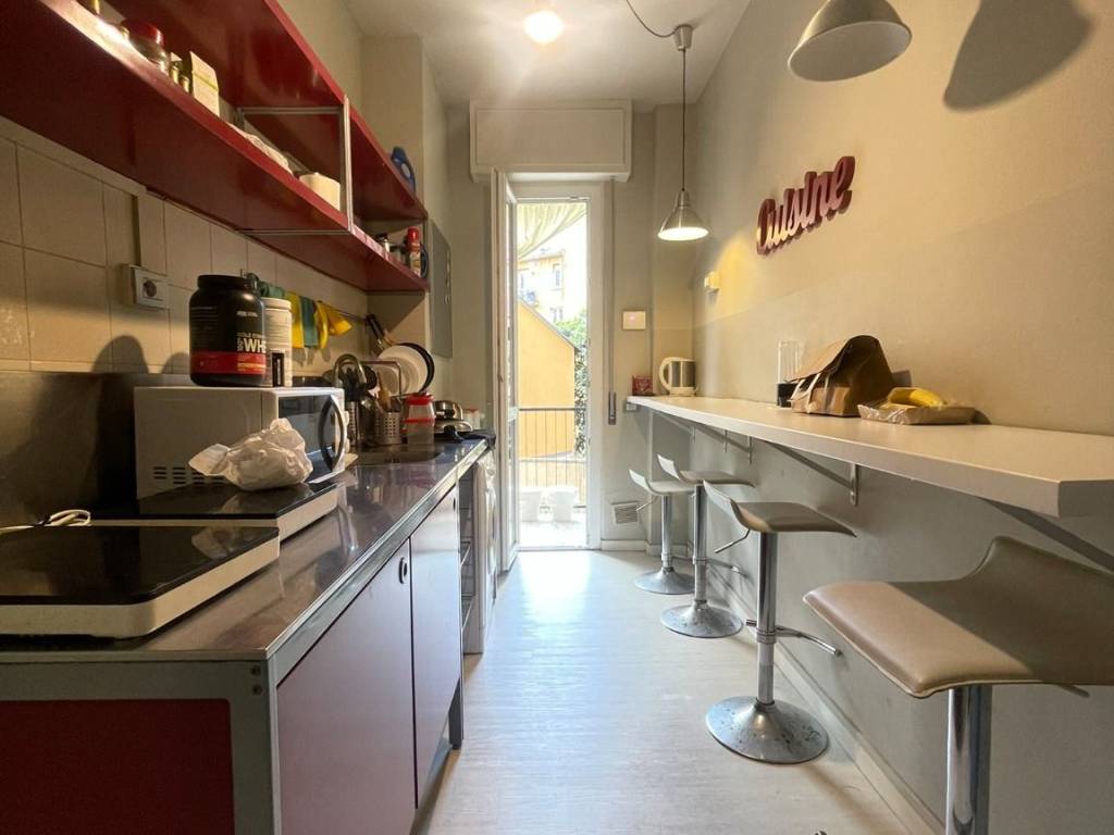 appartamento in vendita a Milano in zona Lorenteggio