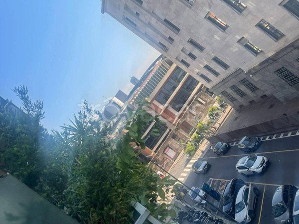 appartamento in vendita a Milano in zona Guastalla
