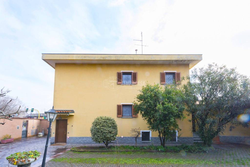 casa indipendente in vendita a Milano