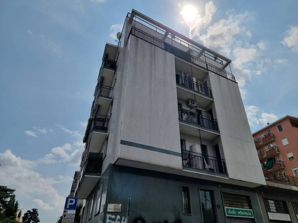 negozio in vendita a Milano in zona Maggiolina