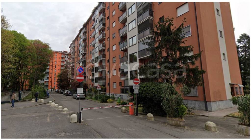 appartamento in vendita a Milano in zona Gallaratese