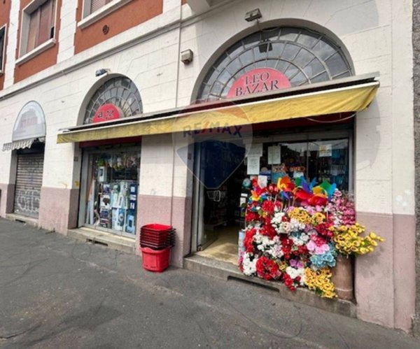 negozio in vendita a Milano in zona Barona