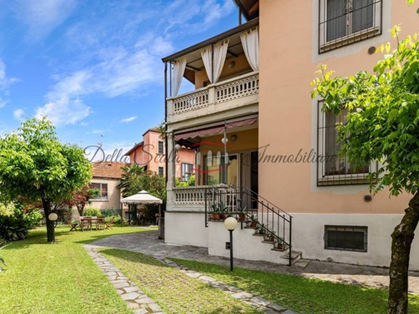 casa indipendente in vendita a Milano in zona Isola
