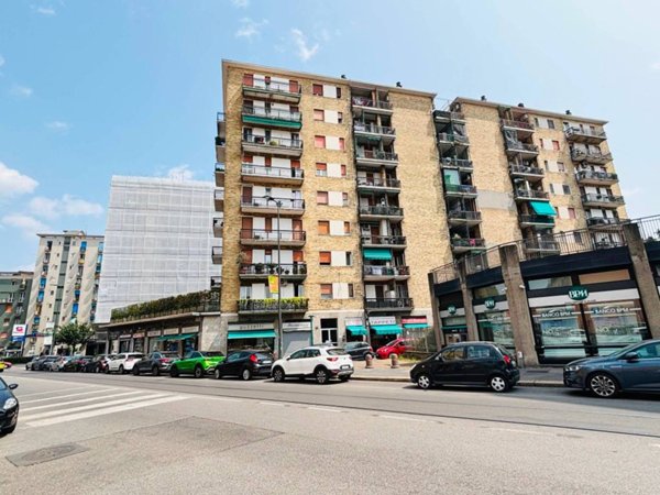 appartamento in vendita a Milano in zona Forze Armate