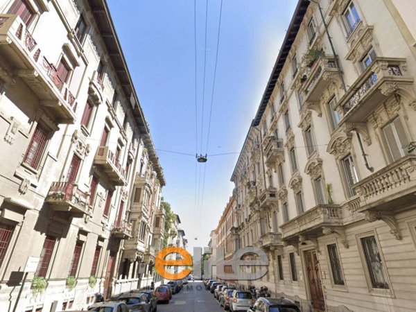locale commerciale in vendita a Milano