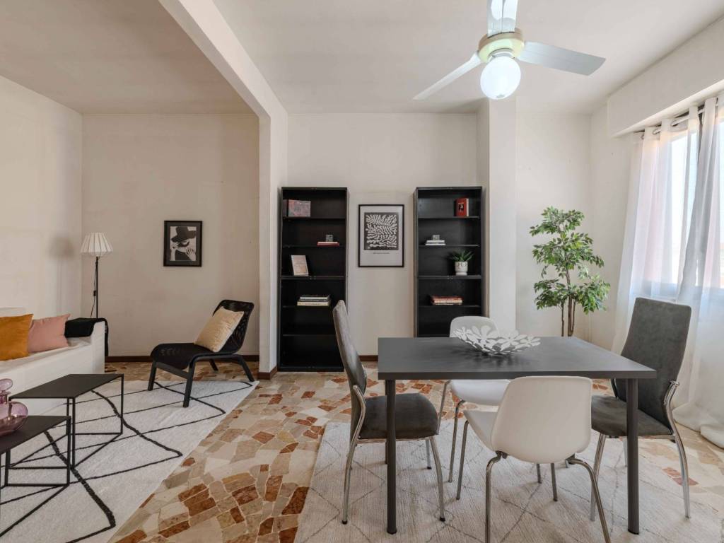 appartamento in vendita a Milano in zona Corvetto