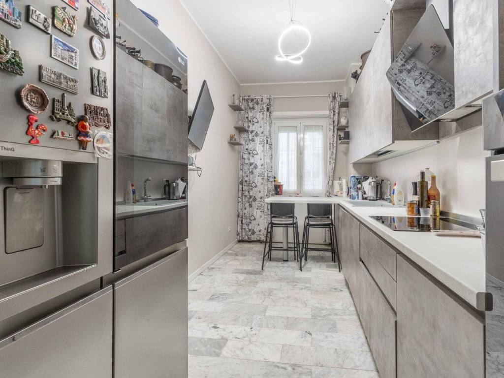 appartamento in vendita a Milano in zona Lorenteggio