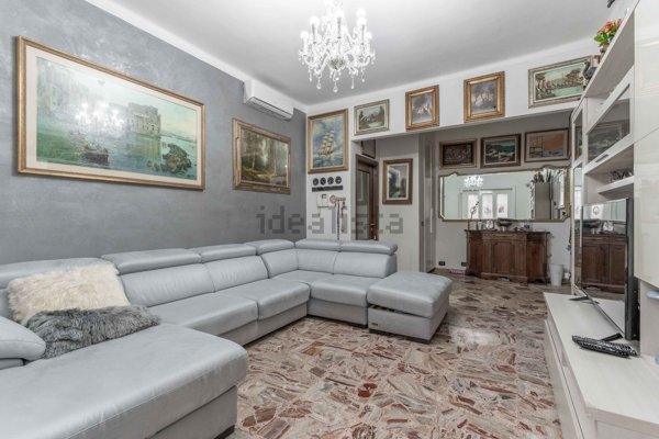 appartamento in vendita a Milano in zona Lorenteggio