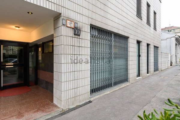 appartamento in vendita a Milano in zona Cinque Giornate