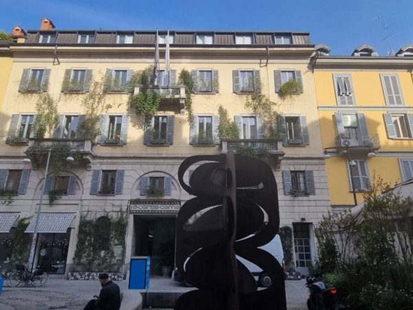 ufficio in vendita a Milano in zona Porta Garibaldi