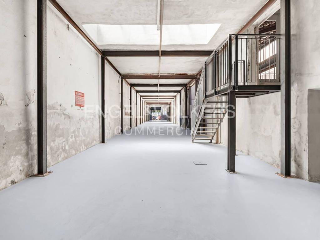 ufficio in vendita a Milano in zona Corvetto