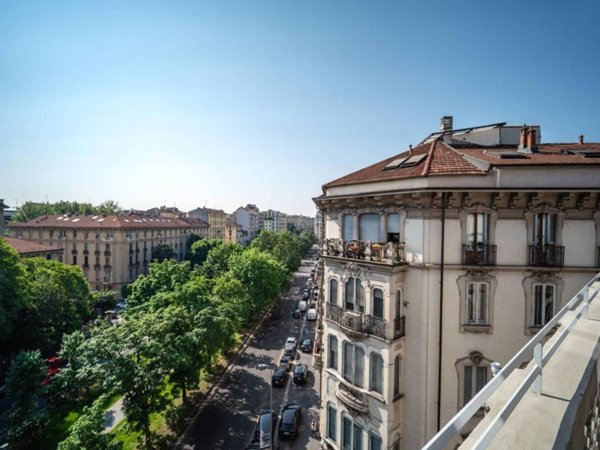 appartamento in vendita a Milano in zona Guastalla