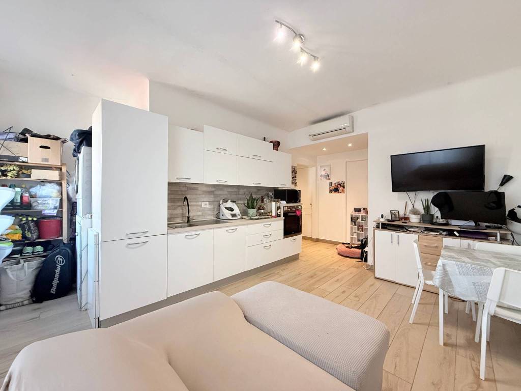 appartamento in vendita a Milano in zona Vigentino