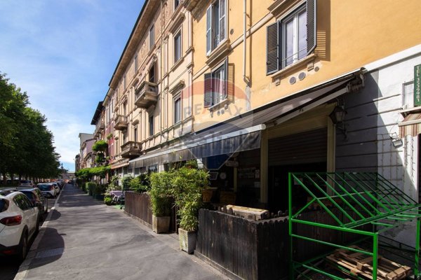 locale commerciale in vendita a Milano in zona Garegnano