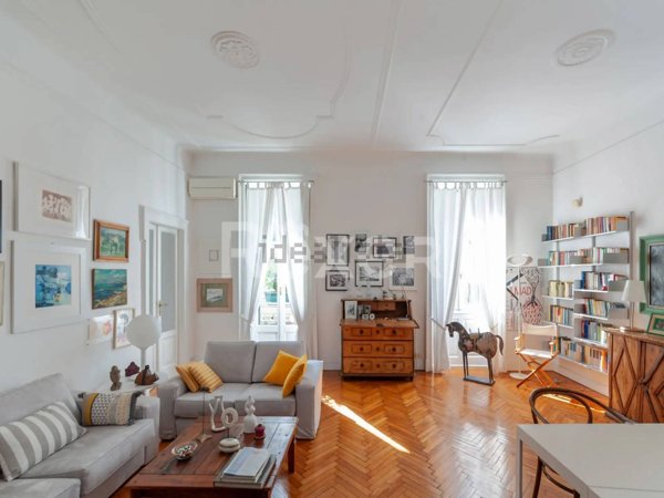 appartamento in vendita a Milano in zona Guastalla