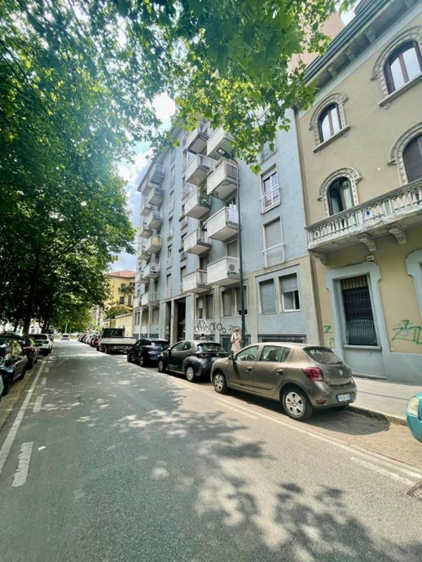 appartamento in vendita a Milano in zona Rembrandt