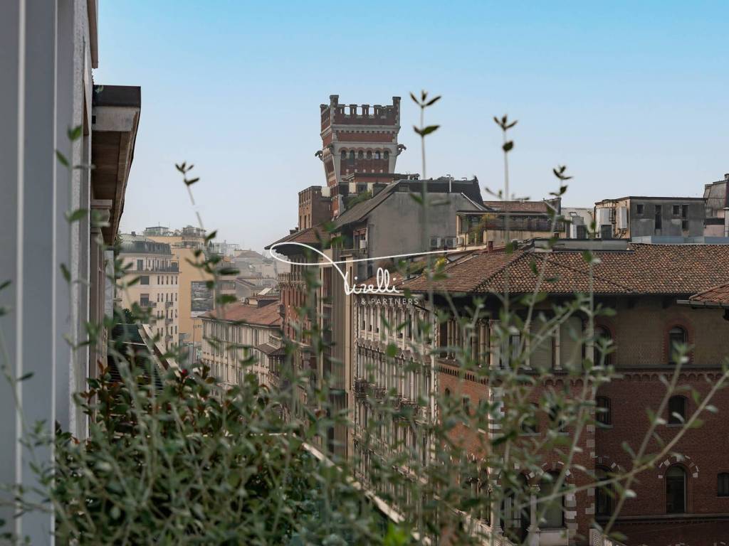 appartamento in vendita a Milano in zona Sant'Ambrogio