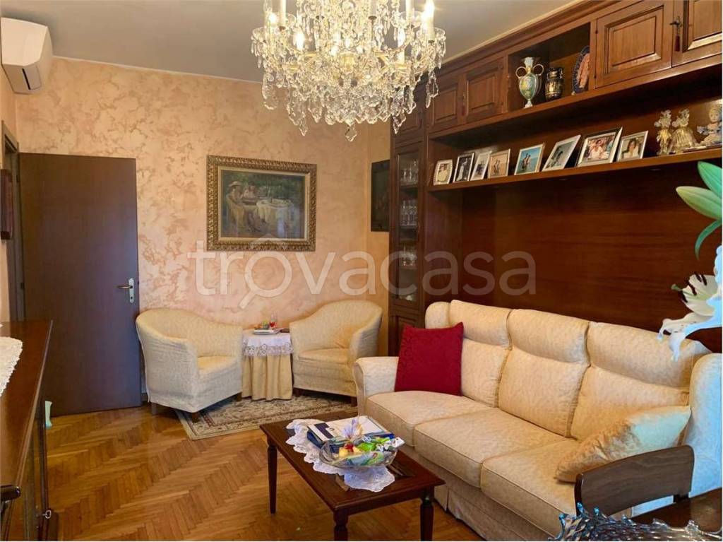 appartamento in vendita a Milano in zona Vialba