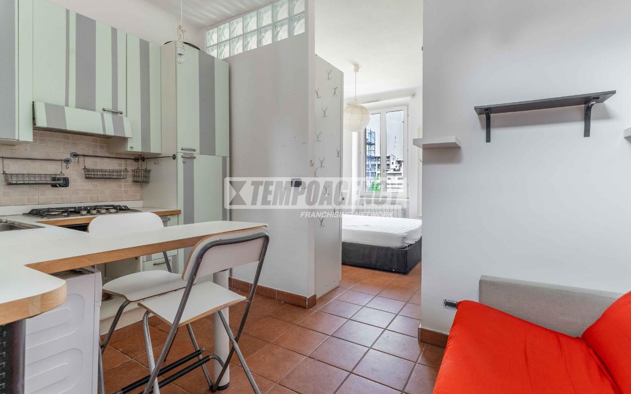 appartamento in vendita a Milano in zona Restocco Maroni