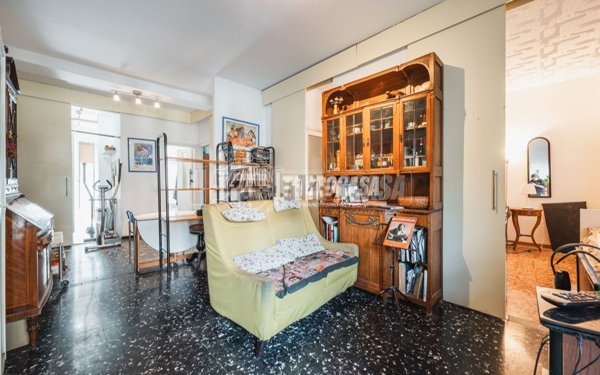 appartamento in vendita a Milano in zona Lorenteggio