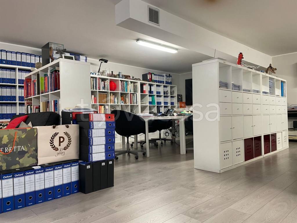 ufficio in vendita a Milano in zona Ghisolfa