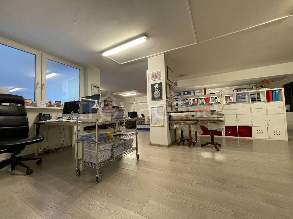 ufficio in vendita a Milano in zona Ghisolfa