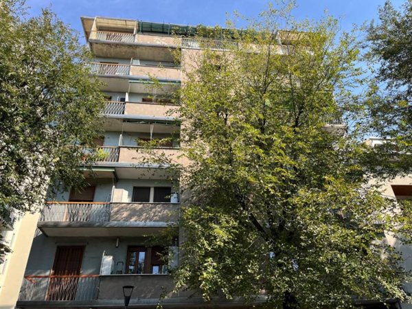 appartamento in vendita a Milano in zona Piazzale Lodi
