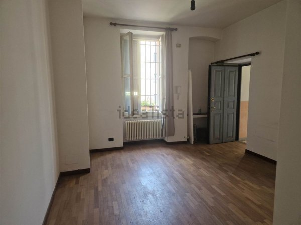 appartamento in vendita a Milano in zona Lorenteggio
