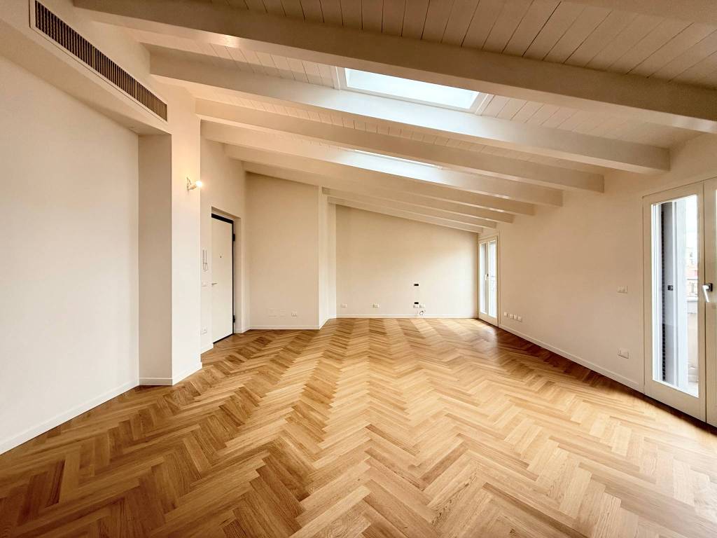 appartamento in vendita a Milano in zona Vigentino
