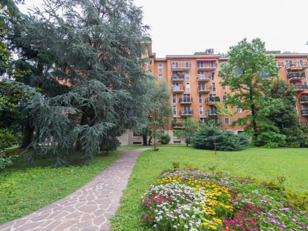 appartamento in vendita a Milano in zona Piazzale Lodi