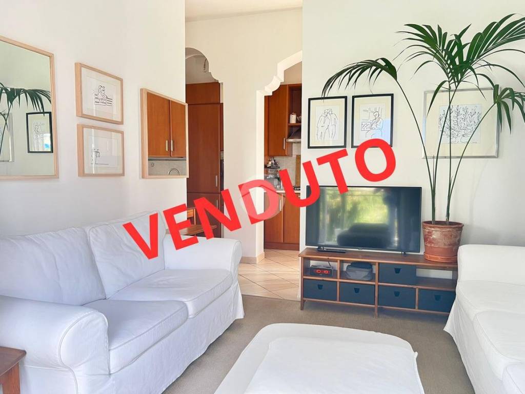 appartamento in vendita a Milano in zona Adriano