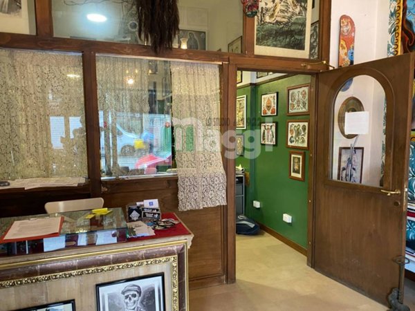 negozio in vendita a Milano in zona Porta Romana