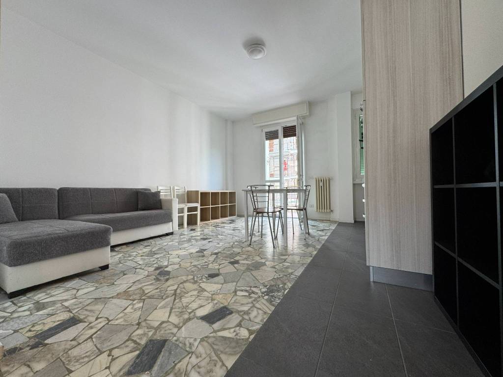 appartamento in vendita a Milano in zona Barona