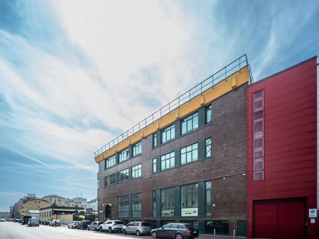 ufficio in vendita a Milano in zona Corvetto