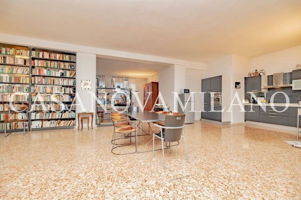 appartamento in vendita a Milano in zona Gorla